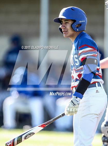 Thumbnail 3 in Veterans Memorial vs. Rockwall photogallery.