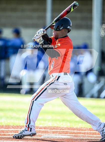 Thumbnail 3 in Veterans Memorial vs. Rockwall photogallery.