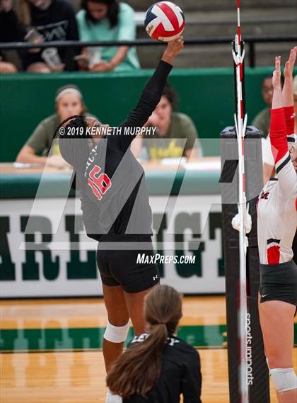 Thumbnail 3 in Mansfield Legacy vs Glen Rose photogallery.