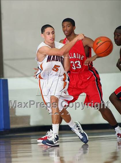 Thumbnail 2 in Madison [James] vs Bellaire (McDonald's Texas Invitational) photogallery.