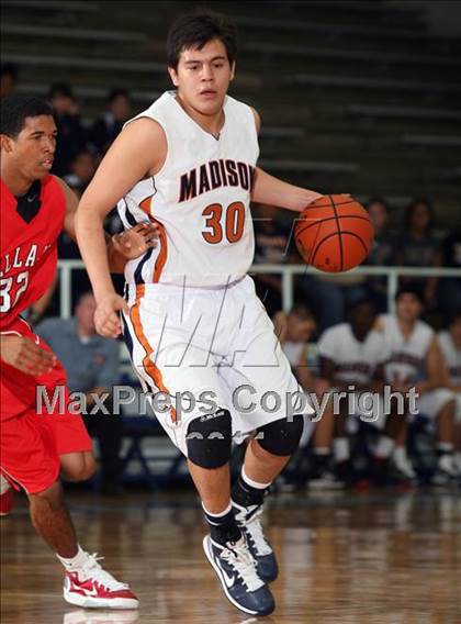 Thumbnail 2 in Madison [James] vs Bellaire (McDonald's Texas Invitational) photogallery.