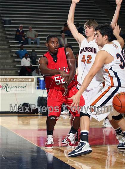 Thumbnail 3 in Madison [James] vs Bellaire (McDonald's Texas Invitational) photogallery.
