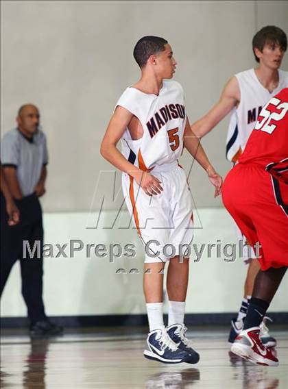 Thumbnail 1 in Madison [James] vs Bellaire (McDonald's Texas Invitational) photogallery.