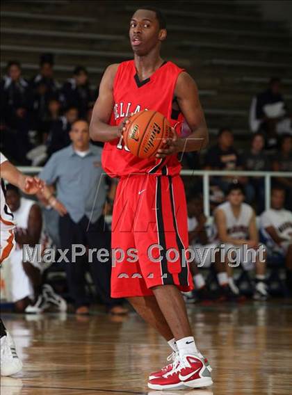 Thumbnail 3 in Madison [James] vs Bellaire (McDonald's Texas Invitational) photogallery.