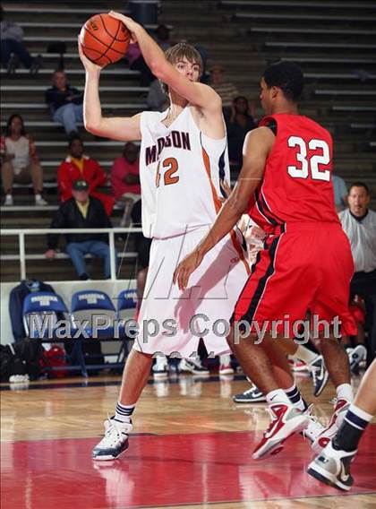 Thumbnail 2 in Madison [James] vs Bellaire (McDonald's Texas Invitational) photogallery.