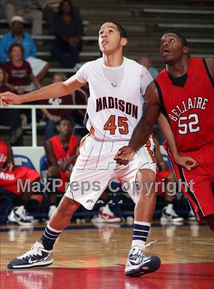 Thumbnail 2 in Madison [James] vs Bellaire (McDonald's Texas Invitational) photogallery.