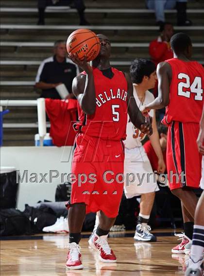 Thumbnail 2 in Madison [James] vs Bellaire (McDonald's Texas Invitational) photogallery.