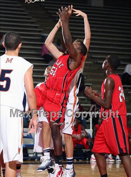 Thumbnail 2 in Madison [James] vs Bellaire (McDonald's Texas Invitational) photogallery.