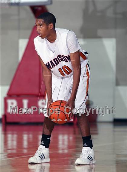 Thumbnail 3 in Madison [James] vs Bellaire (McDonald's Texas Invitational) photogallery.