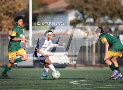 Thumbnail 2 in Temecula Prep @ Notre Dame photogallery.