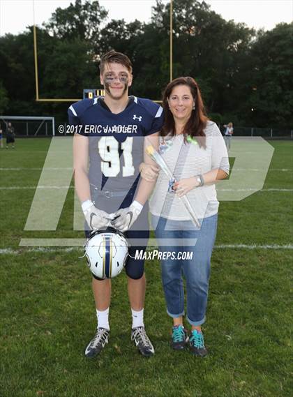 Thumbnail 3 in Foxborough vs. King Philip Regional photogallery.