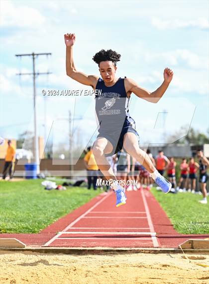 Thumbnail 3 in Morris County Relays (Long Jump) photogallery.