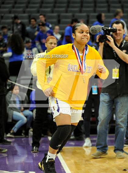 Thumbnail 1 in Northview vs. Oakland Tech (CIF State D4 Final) photogallery.