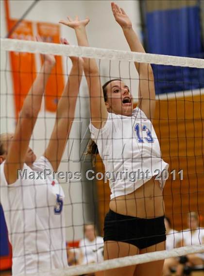 Thumbnail 3 in Westlake vs. Notre Dame photogallery.