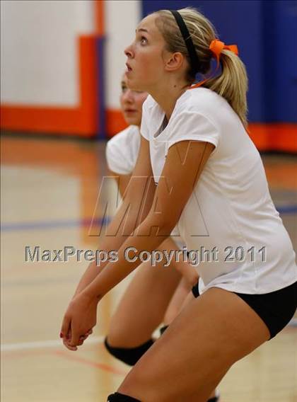 Thumbnail 1 in Westlake vs. Notre Dame photogallery.