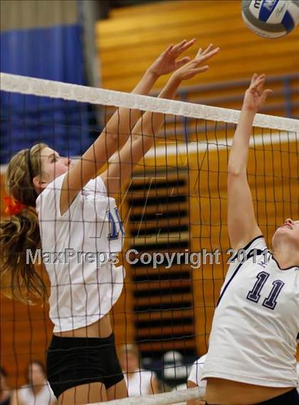 Thumbnail 2 in Westlake vs. Notre Dame photogallery.