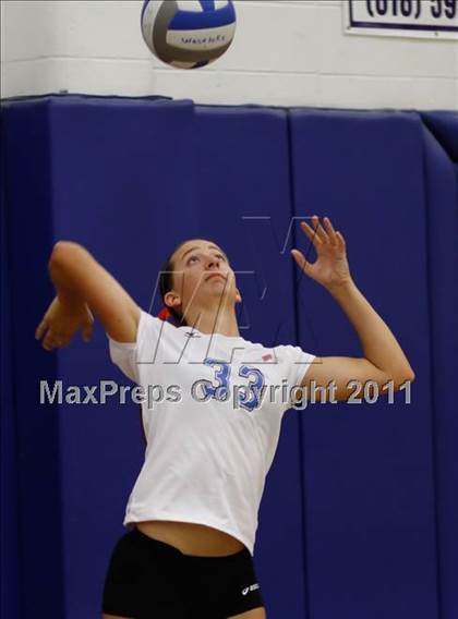 Thumbnail 1 in Westlake vs. Notre Dame photogallery.