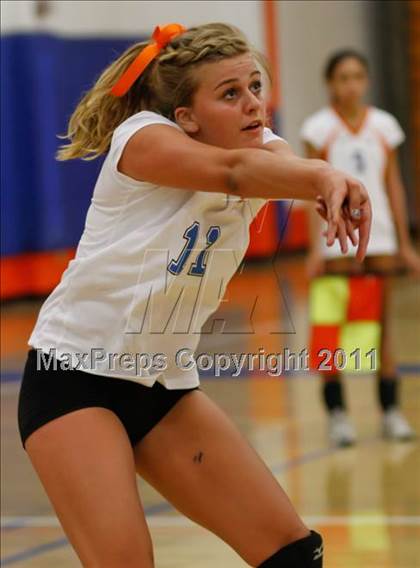 Thumbnail 3 in Westlake vs. Notre Dame photogallery.