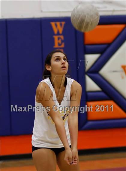 Thumbnail 2 in Westlake vs. Notre Dame photogallery.
