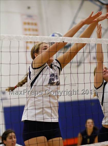 Thumbnail 2 in Westlake vs. Notre Dame photogallery.