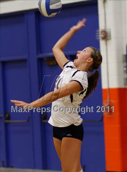 Thumbnail 3 in Westlake vs. Notre Dame photogallery.