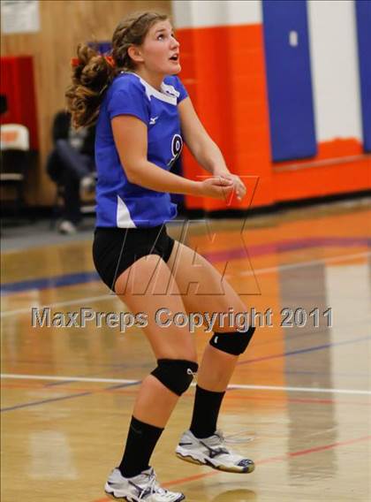 Thumbnail 3 in Westlake vs. Notre Dame photogallery.