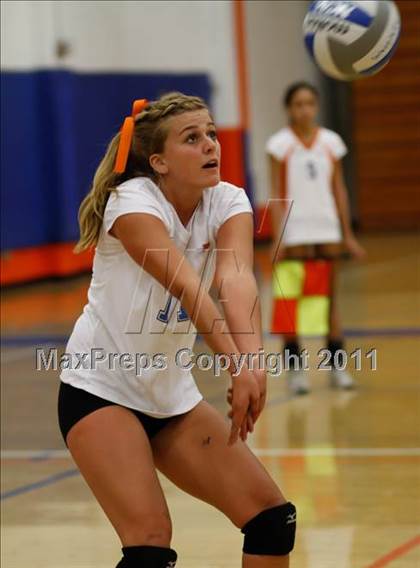 Thumbnail 2 in Westlake vs. Notre Dame photogallery.