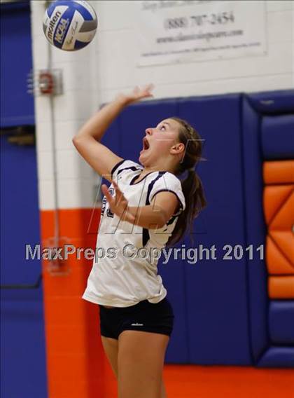 Thumbnail 3 in Westlake vs. Notre Dame photogallery.