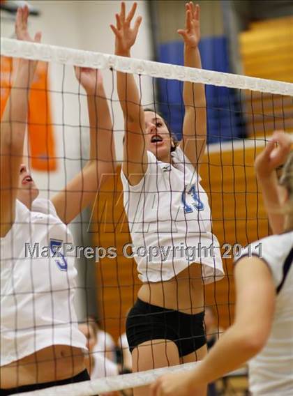 Thumbnail 2 in Westlake vs. Notre Dame photogallery.