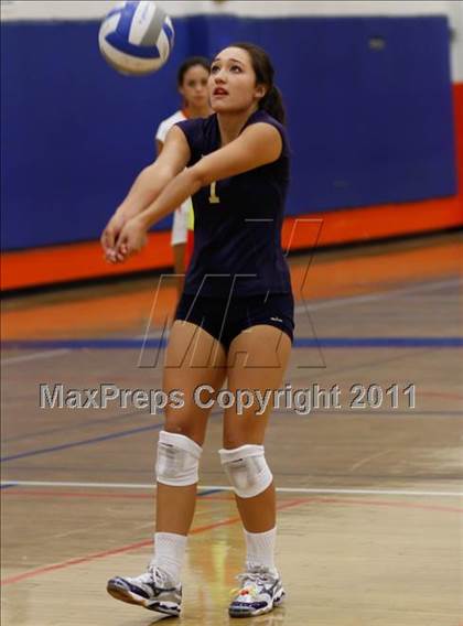Thumbnail 2 in Westlake vs. Notre Dame photogallery.