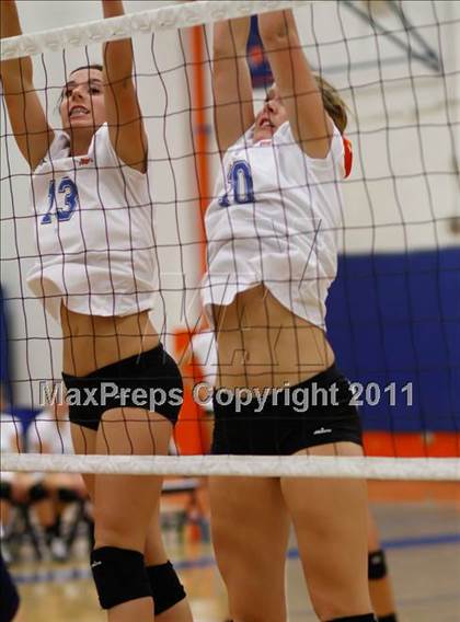 Thumbnail 2 in Westlake vs. Notre Dame photogallery.