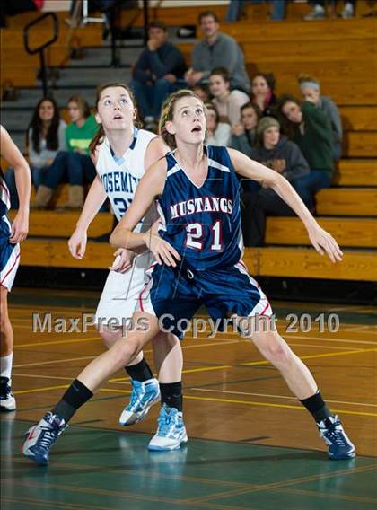 Thumbnail 3 in Yosemite vs Yorba Linda (Santa Barbara Tournament of Champions) photogallery.
