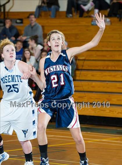 Thumbnail 1 in Yosemite vs Yorba Linda (Santa Barbara Tournament of Champions) photogallery.
