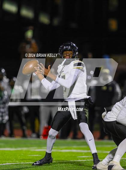 Thumbnail 1 in Springfield Central @ Boston College High (MIAA Division 1 Round of 8) photogallery.