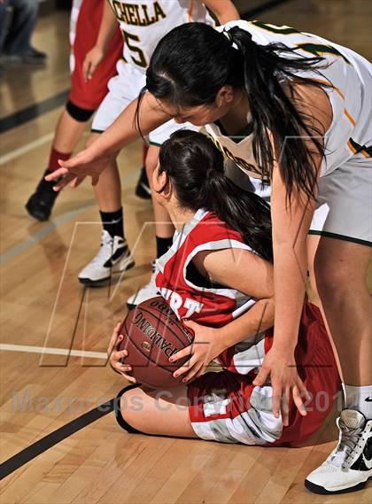 Thumbnail 1 in Desert Mirage vs Coachella Valley (MaxPreps Holiday Classic) photogallery.