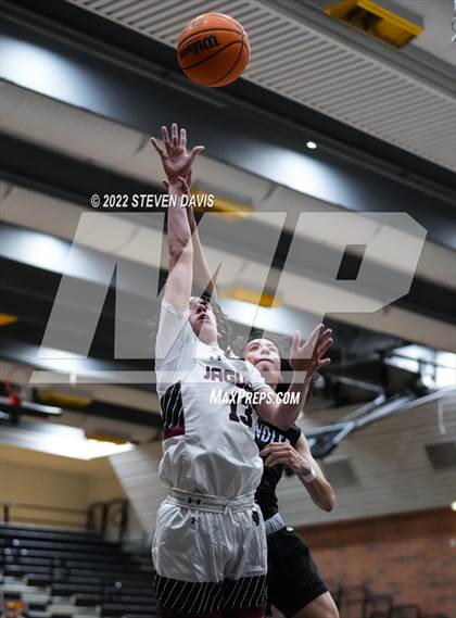 Thumbnail 2 in Chandler vs Desert Ridge photogallery.