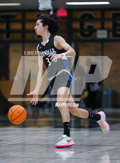 Thumbnail 3 in Chandler vs Desert Ridge photogallery.