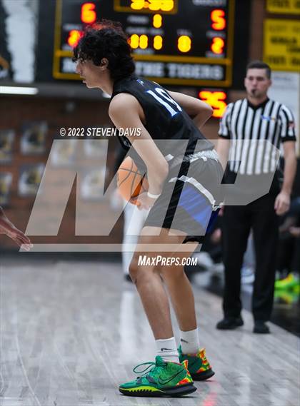 Thumbnail 3 in Chandler vs Desert Ridge photogallery.