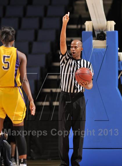 Thumbnail 2 in Ridgeview vs. Lynwood (CIF SoCal Regional D2 Final) photogallery.