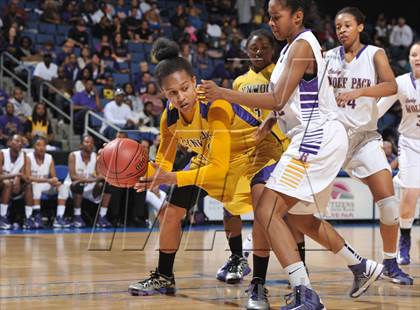 Thumbnail 2 in Ridgeview vs. Lynwood (CIF SoCal Regional D2 Final) photogallery.