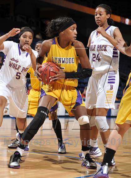 Thumbnail 2 in Ridgeview vs. Lynwood (CIF SoCal Regional D2 Final) photogallery.
