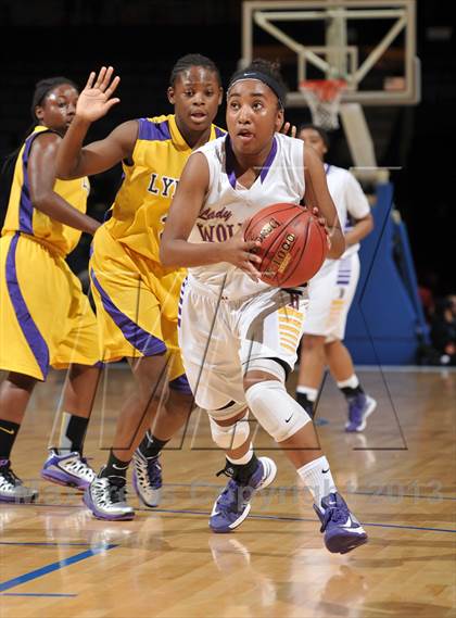 Thumbnail 2 in Ridgeview vs. Lynwood (CIF SoCal Regional D2 Final) photogallery.
