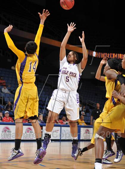 Thumbnail 1 in Ridgeview vs. Lynwood (CIF SoCal Regional D2 Final) photogallery.