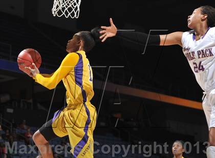 Thumbnail 2 in Ridgeview vs. Lynwood (CIF SoCal Regional D2 Final) photogallery.