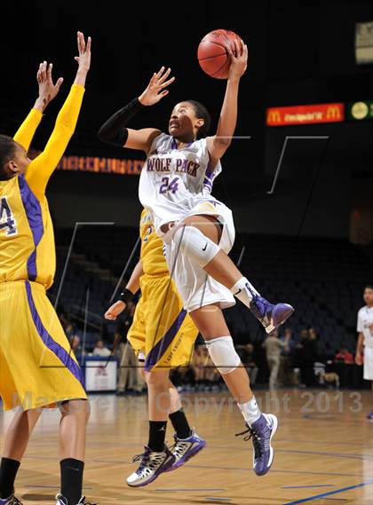 Thumbnail 3 in Ridgeview vs. Lynwood (CIF SoCal Regional D2 Final) photogallery.