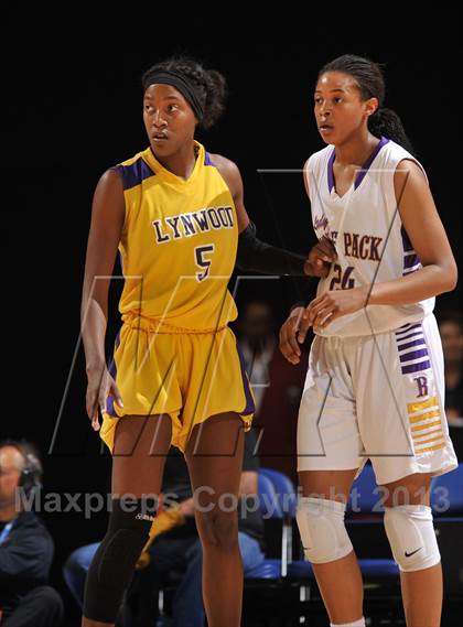 Thumbnail 3 in Ridgeview vs. Lynwood (CIF SoCal Regional D2 Final) photogallery.