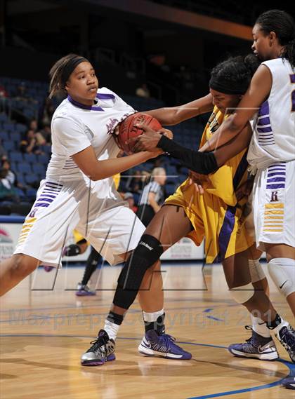Thumbnail 3 in Ridgeview vs. Lynwood (CIF SoCal Regional D2 Final) photogallery.