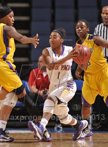 Thumbnail 2 in Ridgeview vs. Lynwood (CIF SoCal Regional D2 Final) photogallery.