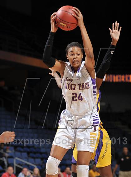 Thumbnail 1 in Ridgeview vs. Lynwood (CIF SoCal Regional D2 Final) photogallery.