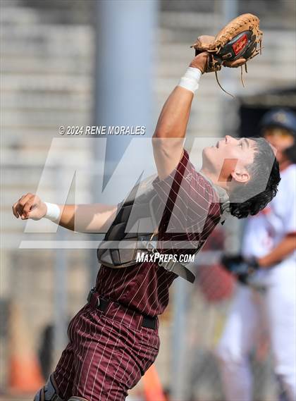 Thumbnail 2 in Maryknoll vs Polytechnic photogallery.